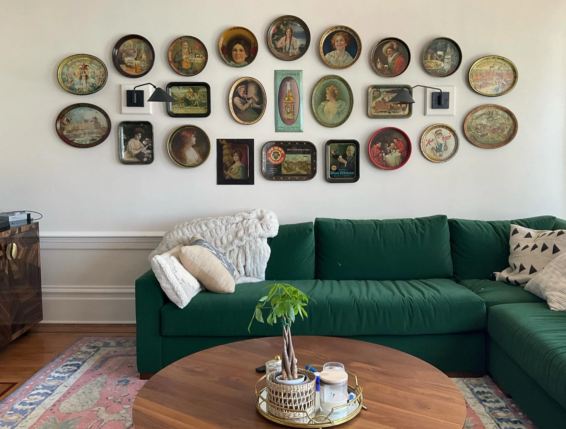 Behind every gallery wall is precise measuring, steady hands, and attention to every detail ✨ Our team is widely made up of practicing artists. Let our keen eyes for design transform your blank walls into harmonious and curated spaces. #arthandling #