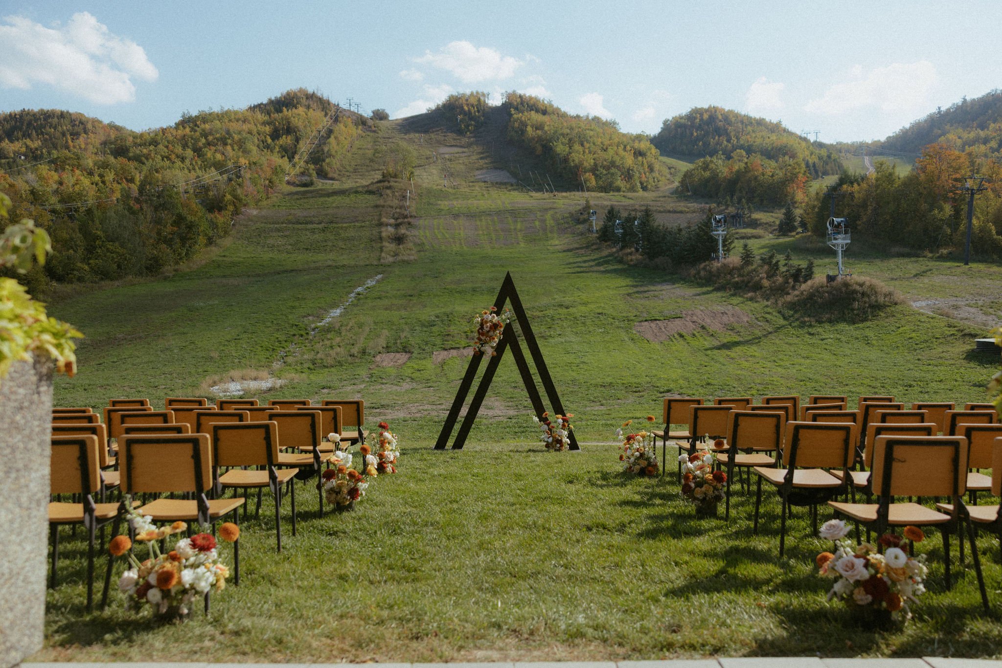 melssatwistevents_privateskiclubwedding_georgianpeaksclubwedding_peakswedding30.jpg