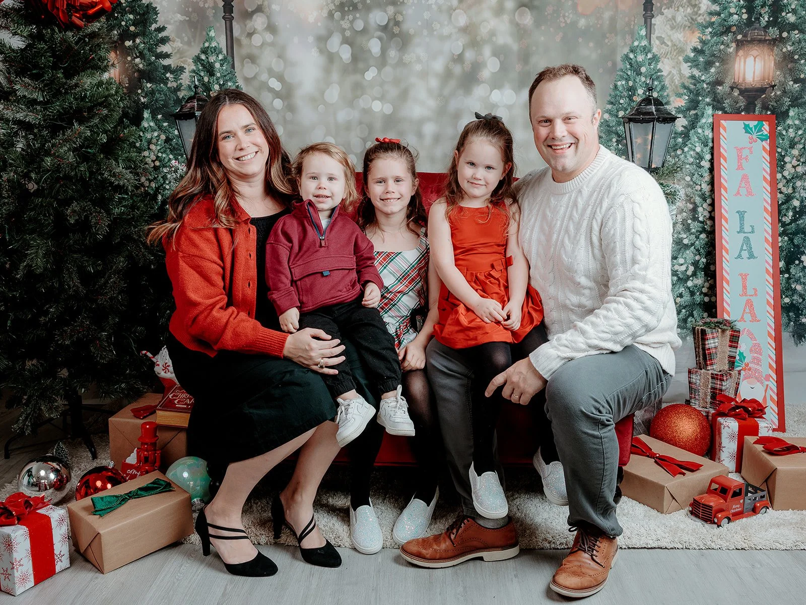 Holiday Studio Mini Sessions | Plano, TX Family Photographer