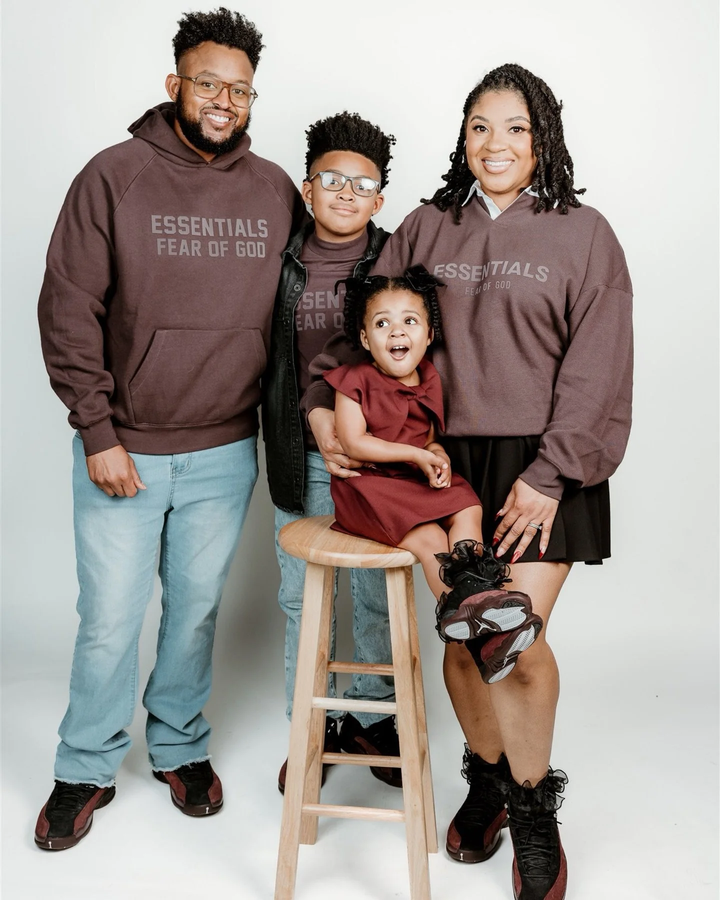 Had a great time with this beautiful family in the studio. Check out the matching kicks!

#dfwfamilyphotographer #familyphotos #friscotxphotographer