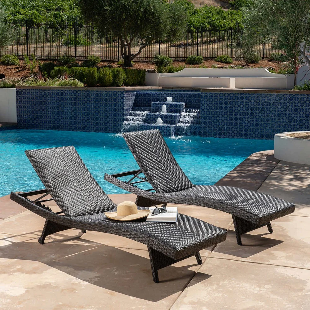 Sun Villa Woven Chaise Lounge with Wheels, 2-pack 1902384