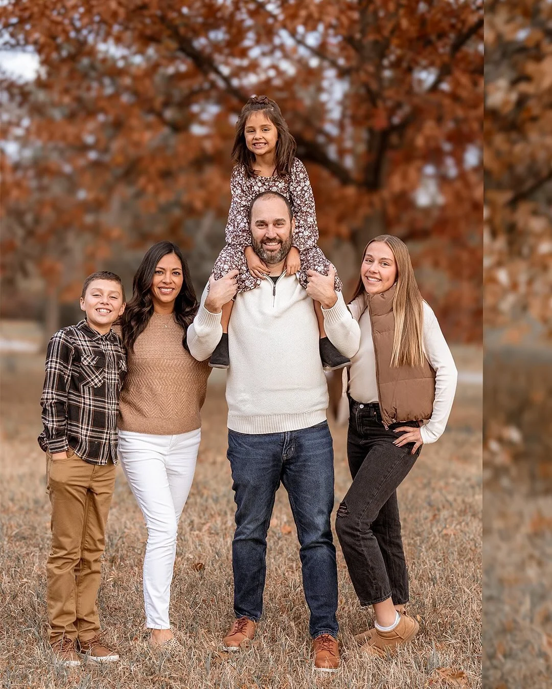Love is the color of fall.
-
-
-
#fall #lincolnnebraska #familyphotos #nebraskaphotographer #fallstyle #fallcolors #family