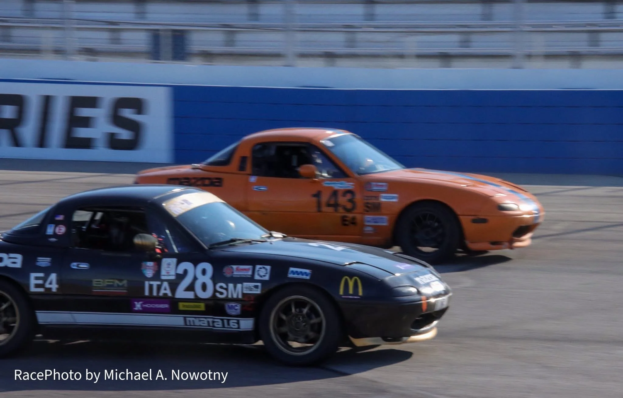 Marcello Cusma passing his opponent for the lead