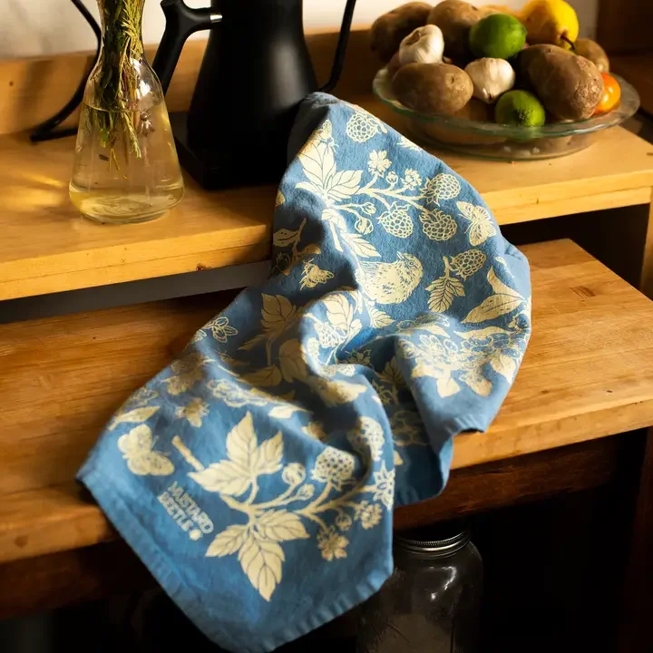 berries tea towel.webp