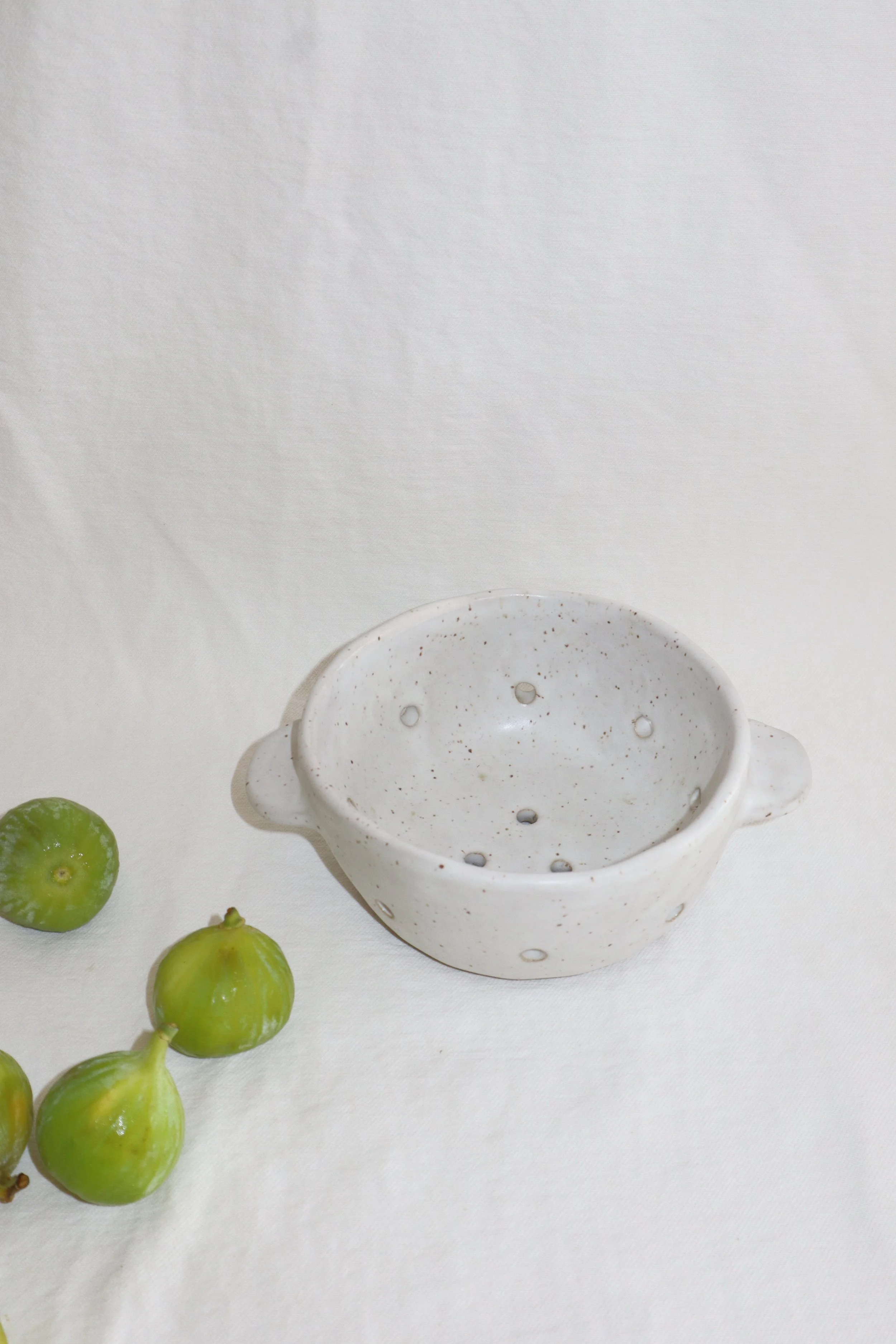 Quartz Sand Berry Bowl