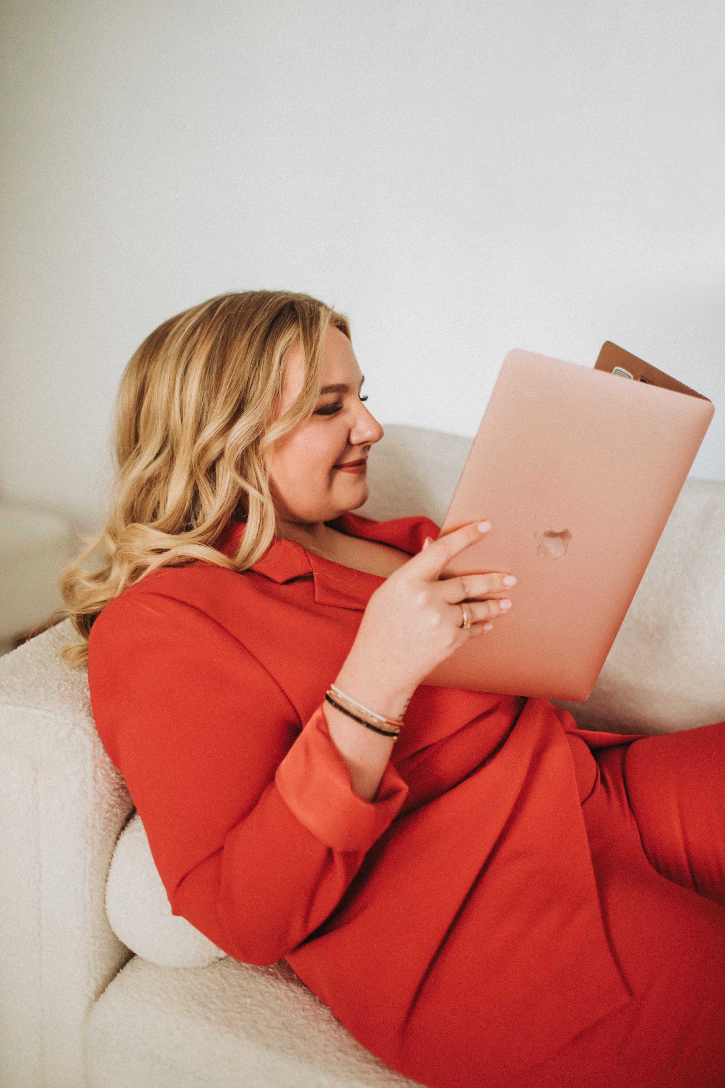 Free 30 Days of Content Prompts for Social Media Managers