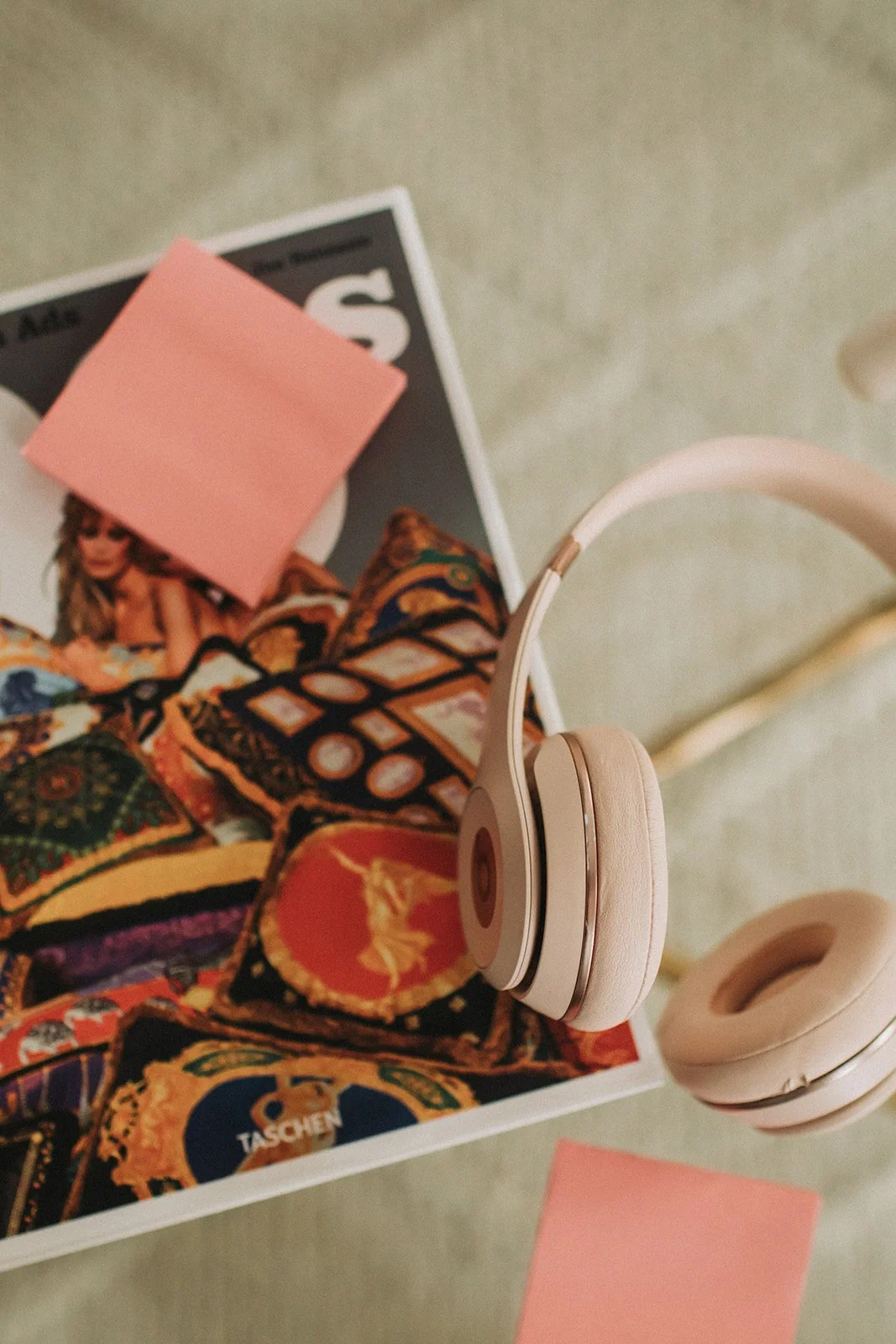 Navigating Client Boundaries During the Holiday Season as a Social Media Manager