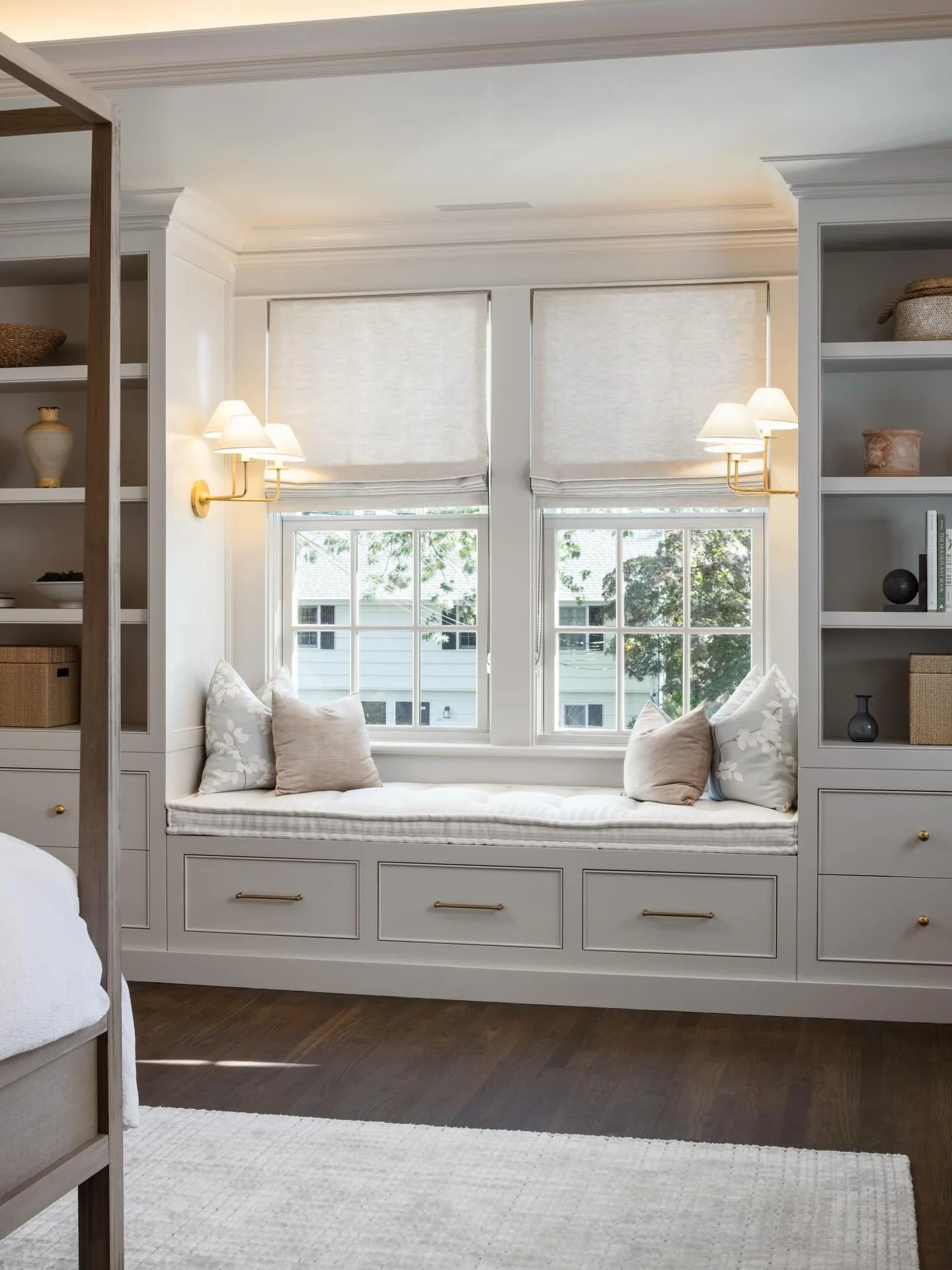 Some details from the master suite in our New Canaan renovation 

Builder: @derosa_builders 
Interior Design: @kategelfandid 
Photography: @_kwphotography @tristatearchitecture 

#interiorphotography #interiordesign #newcanaan #masterbedroomdesign #m