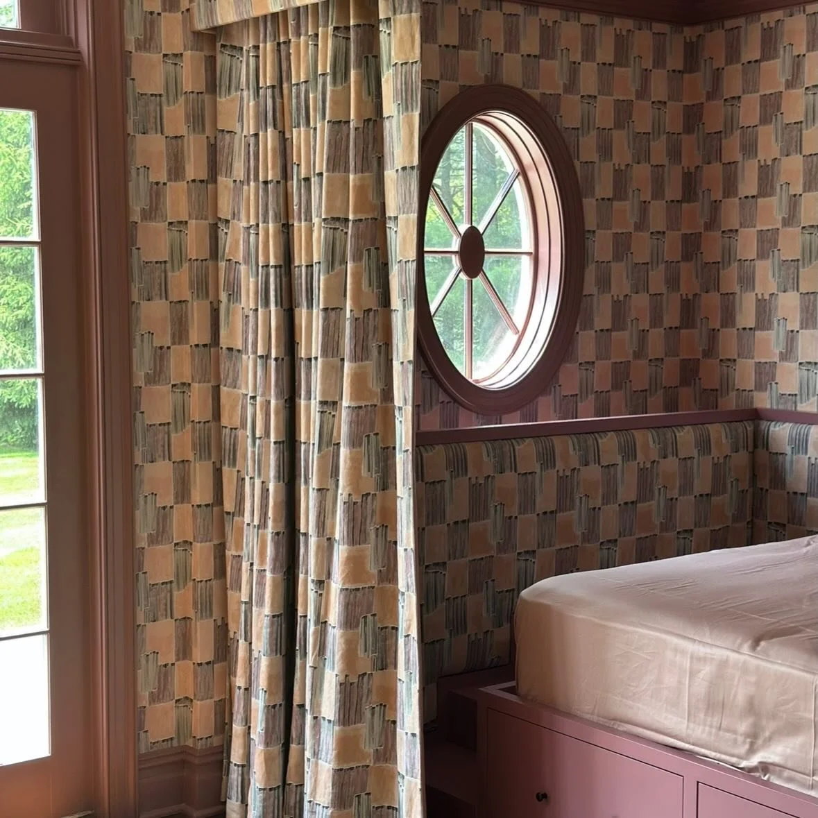 Started with a client who fell in love with a pattern so much we put it everywhere.  @kellywearstler and @kravet1918 just got us.  I sketched some ideas, worked around a charming oval window and added storage.  @gs.woodworking and @thegilderrestorati