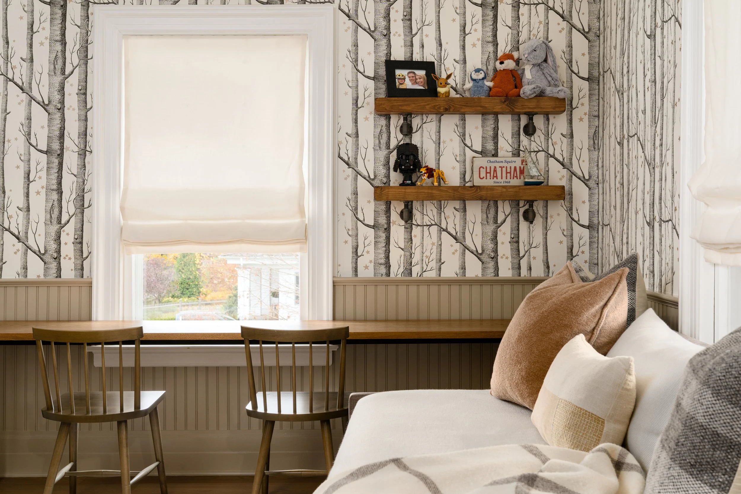 6LedgeRdBedroomBirchWallpaper-1.jpg