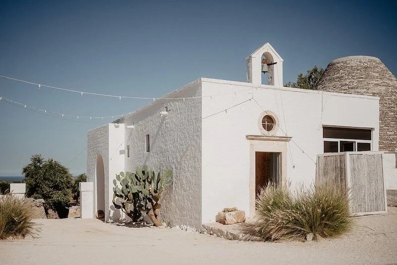Innenhof einer Masseria in Apulien – authentische Hochzeitslocation für intime und mehrtägige Feiern
