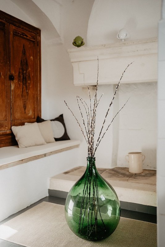 Detailaufnahme einer Masseria in Apulien, mediterrane Atmosphäre einer Hochzeitslocation in Süditalien