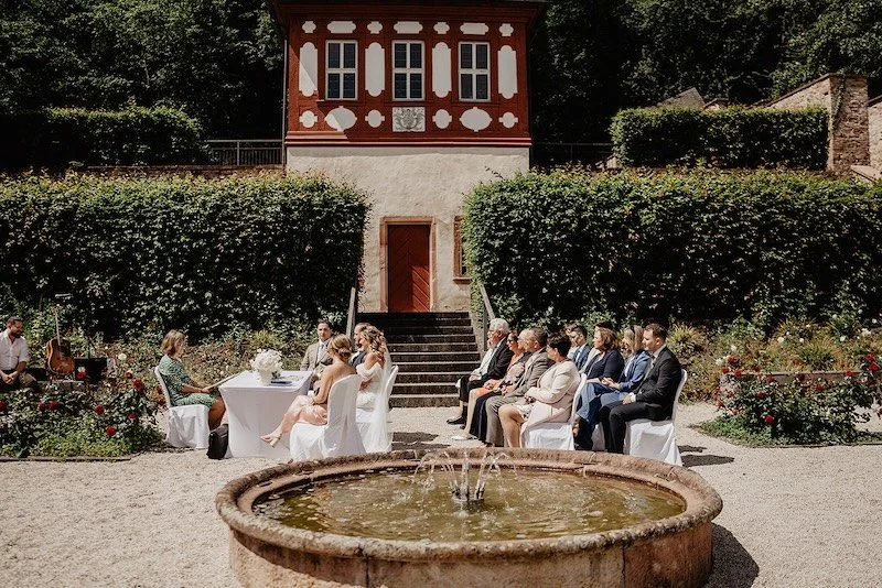 Standesamtliche Trauung im Abtsgarten des Kloster Eberbach