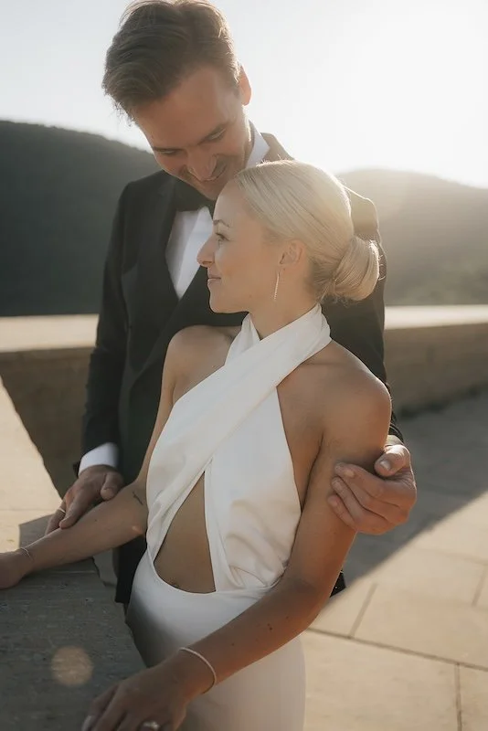 Bruatpaar im Sonnenuntergang bei ihrer Hochzeit im Rheingau bei Mainz