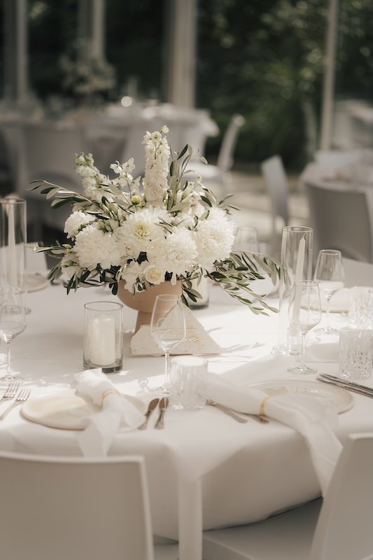 Elegante Tischdekoration im Rheinpavillon des Hofgut Nonnenau