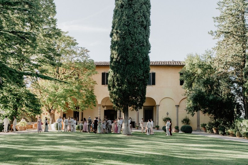 Guests at the get-together on the eve of the wedding at Villa Il Poggiale