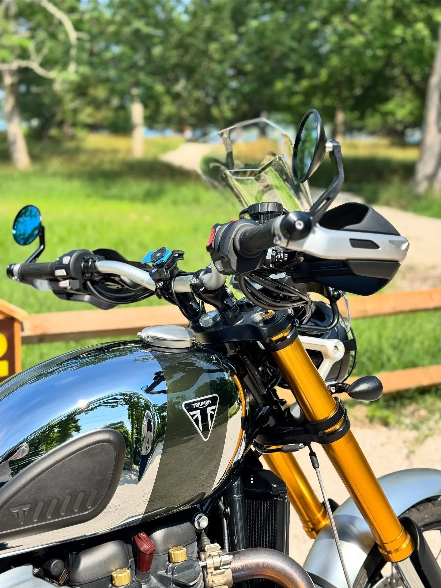 New Bar ends and tail tidy. Excellent ride out East today along the north shore. Setauket, Stony Brook, Port Jeff and Wading River. Missed the crew today! #triumph #scrambler #triumphscrambler #scrambler1200xe #longislandrides @guzzipadre @xtopher_ro