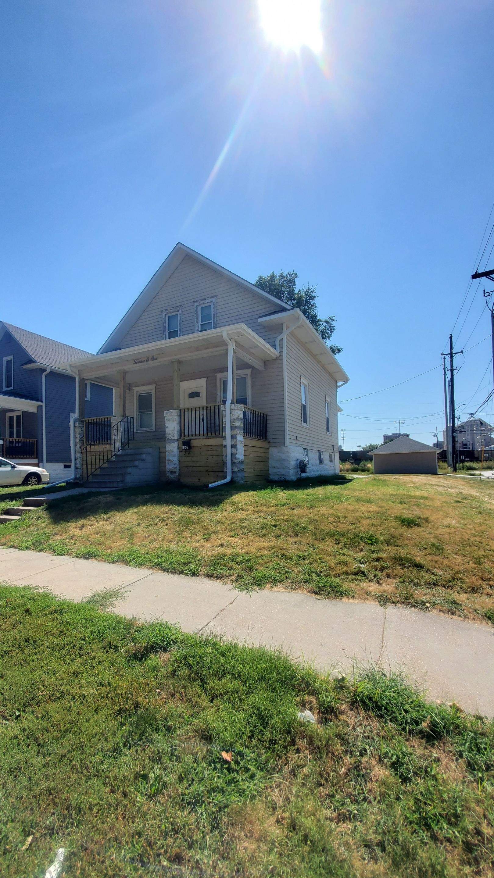 1201 Charleston Street