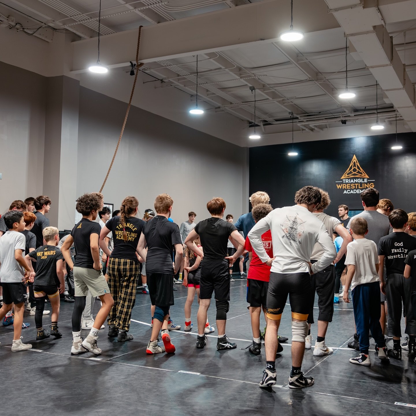 Vibes are high 📸🔥

Proud of all the hard work these kids are putting in lately! 👏

Offseason is where the biggest gains are made. It&rsquo;s officially locking hands season 💪

@lizs.media 

#YouthWrestling #NoExcuses #FreestyleSZN  #AcademyTraine