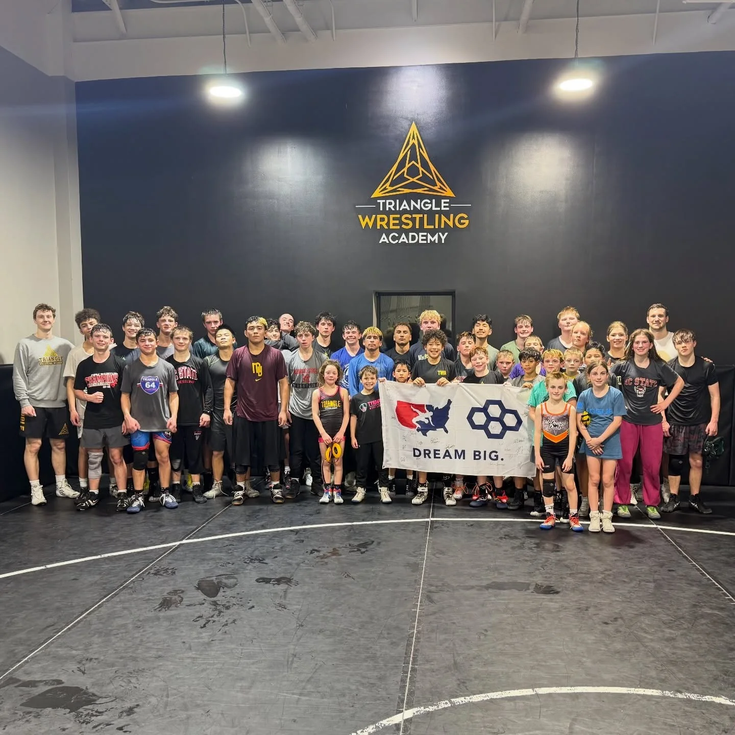 How cool is this?! 🇺🇸

Huge thank you to @the_rudis for hooking us up with a USA Wrestling flag signed by members of the 2025 World Team.

This will hang in our room as a daily reminder for our athletes to DREAM BIG!

Grateful for our collaboration