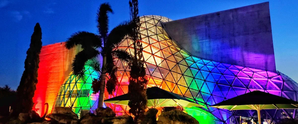 Experience a Merry Christmas in St. Petersburg, Florida: Activities Tailored for Doctors