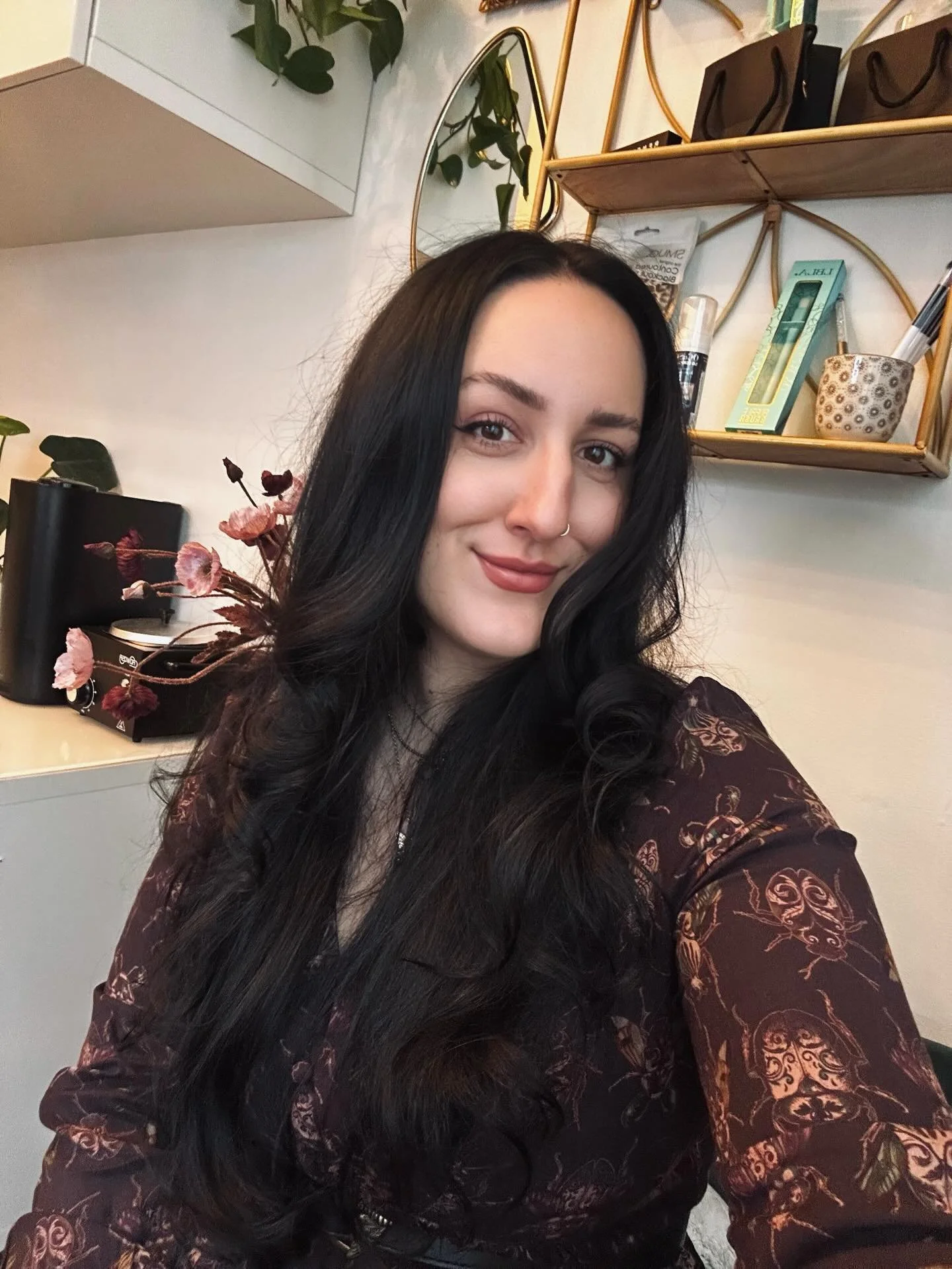 Hi, I&rsquo;m Bri 🤍 I&rsquo;ve been seeing a lot of new faces lately, so I wanted to introduce myself! 👋

I grew up here in PDX 🌲 and have watched the city constantly change and evolve. There really is no other place like Portland 🖤
I&rsquo;ve be