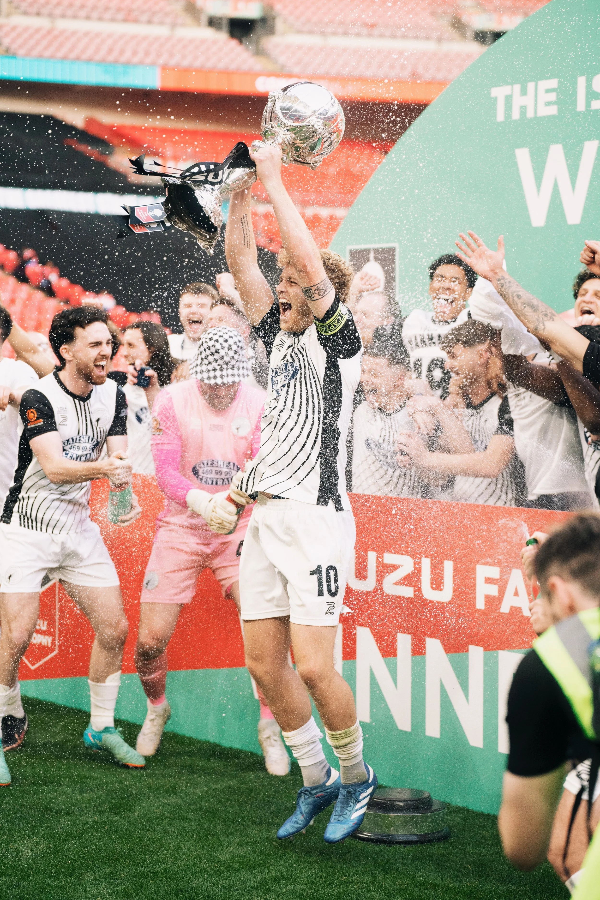 Isuzu Final 461_VSCO.jpg