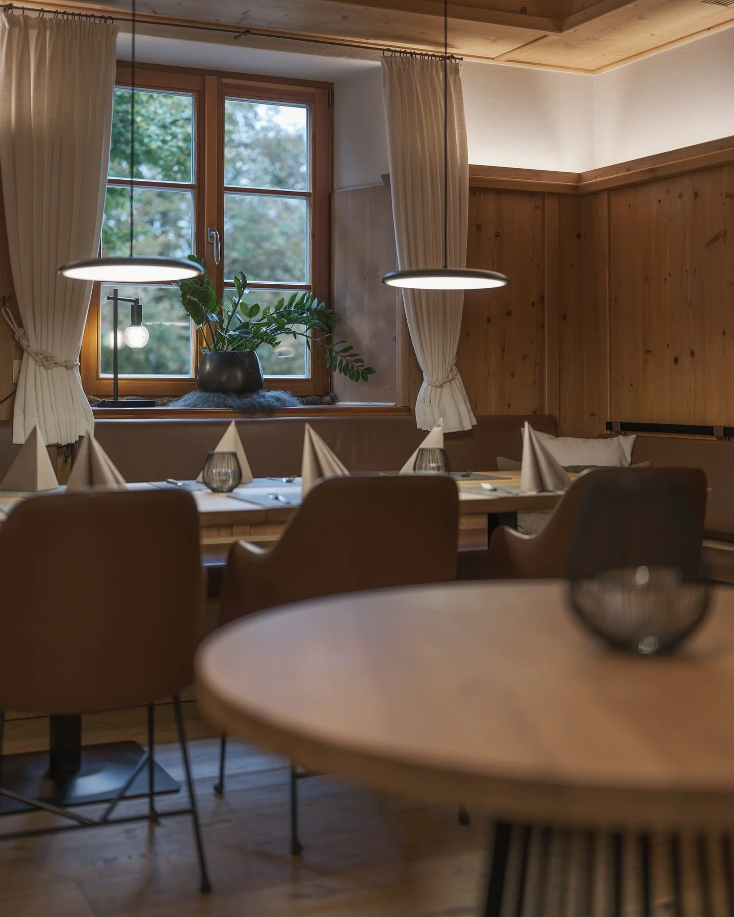 Projekt: Kirchdorf, Kirchenwirt
Vielen Dank an die Familie Perl f&uuml;r das Vertrauen bei der Renovierung der Gaststube in Ihrem Landgasthof in Kirchdorf. 
Wir w&uuml;nschen viel Freude mit dem neuen Interior und viele zufriedene G&auml;ste. 
#inter