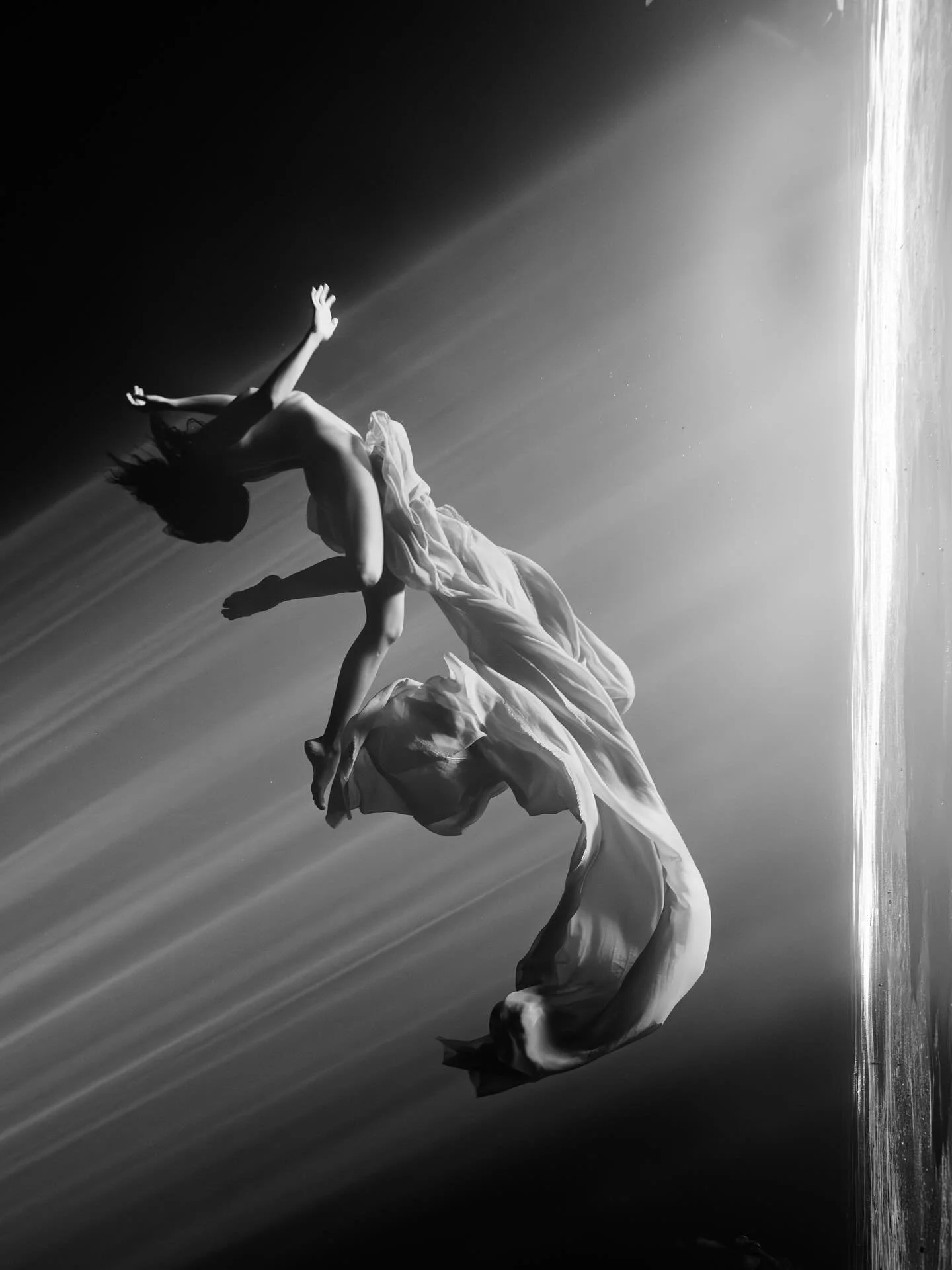 • Underwater Theatre •
There’s a never ending drama to creating underwater. Where moments of stillness meet a crescendo of emotions. An arresting abyss of darkness, surrendering to the constant dance between light and shadow that off