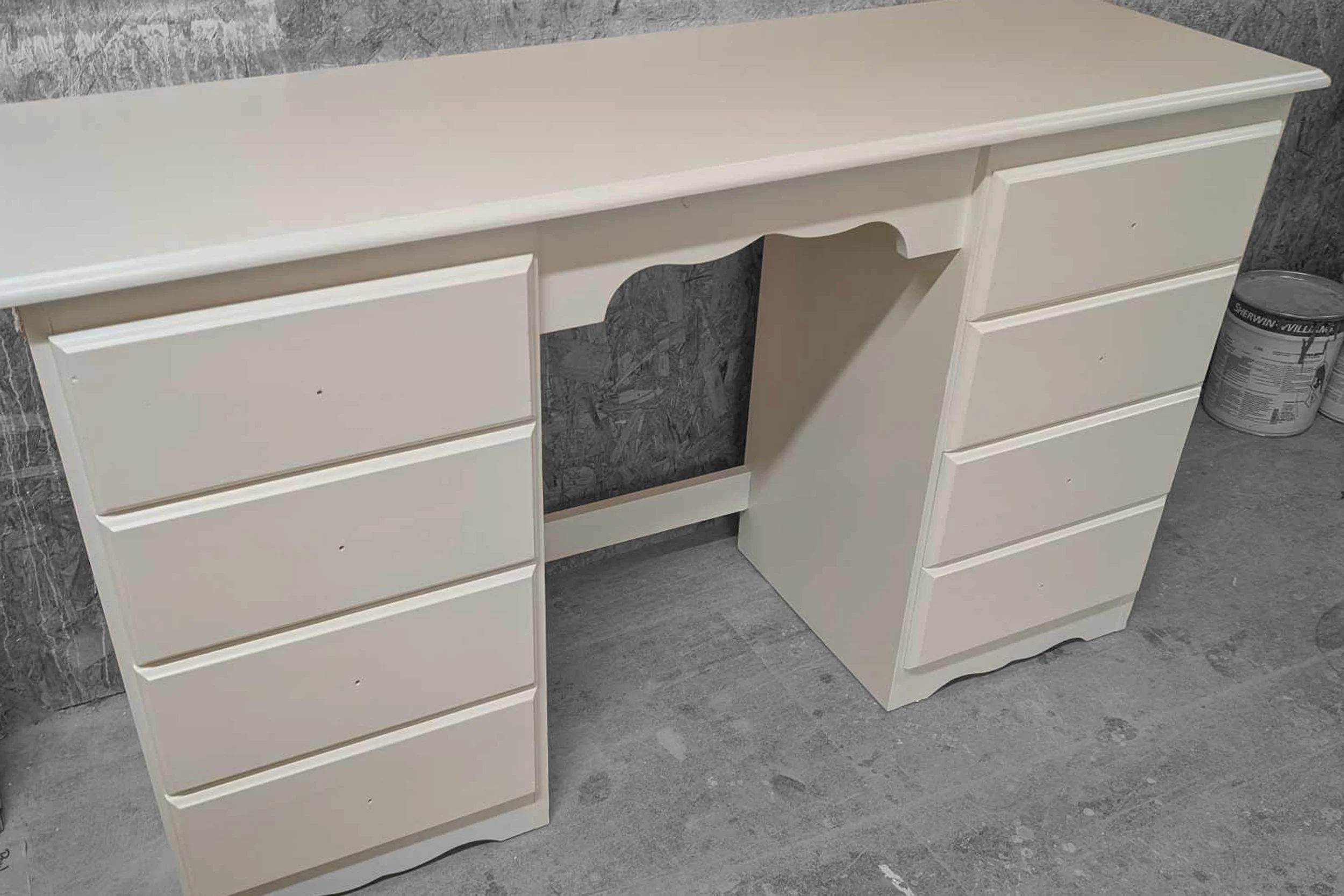 Desk complete 1.jpg