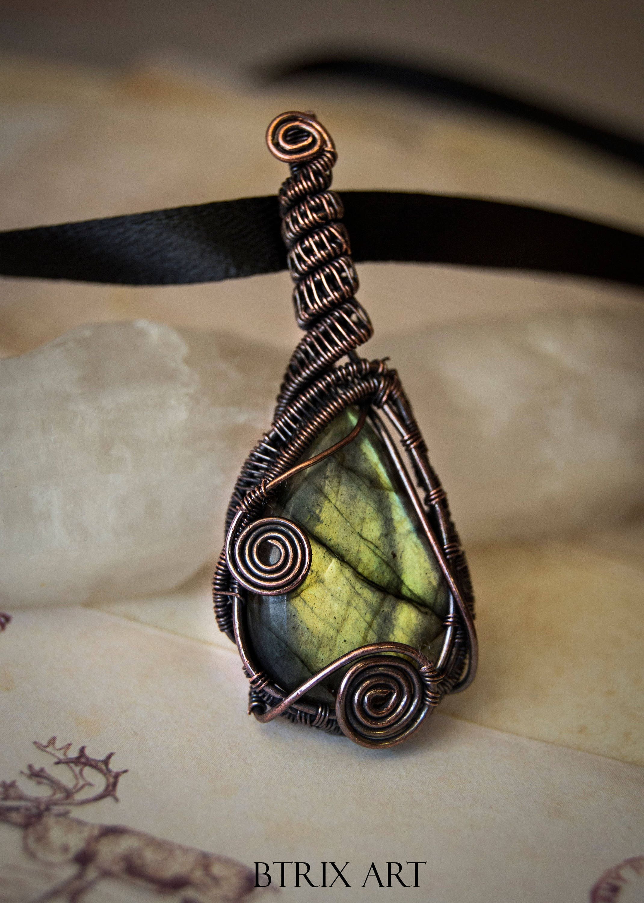 https://i.etsystatic.com/11226199/r/il/869c66/1258421743/il_fullxfull.1258421743_oovg.jpg