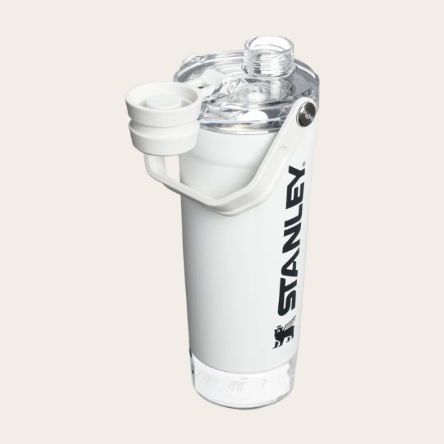 Stanley Vitalize Shaker - Chalk 0.59L 2.png