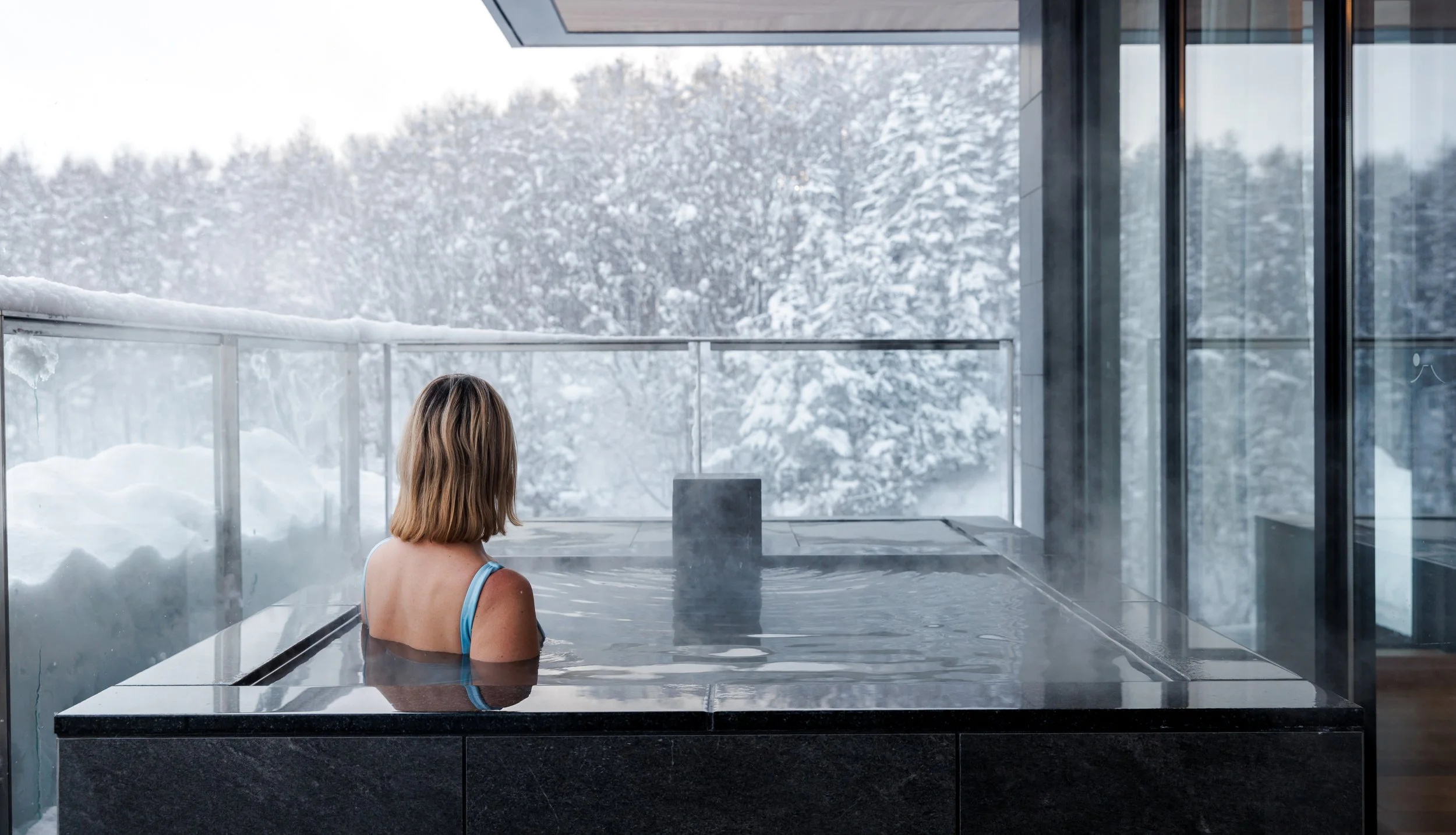 Woman using Private Onsen - Niseko Kyo - Niseko