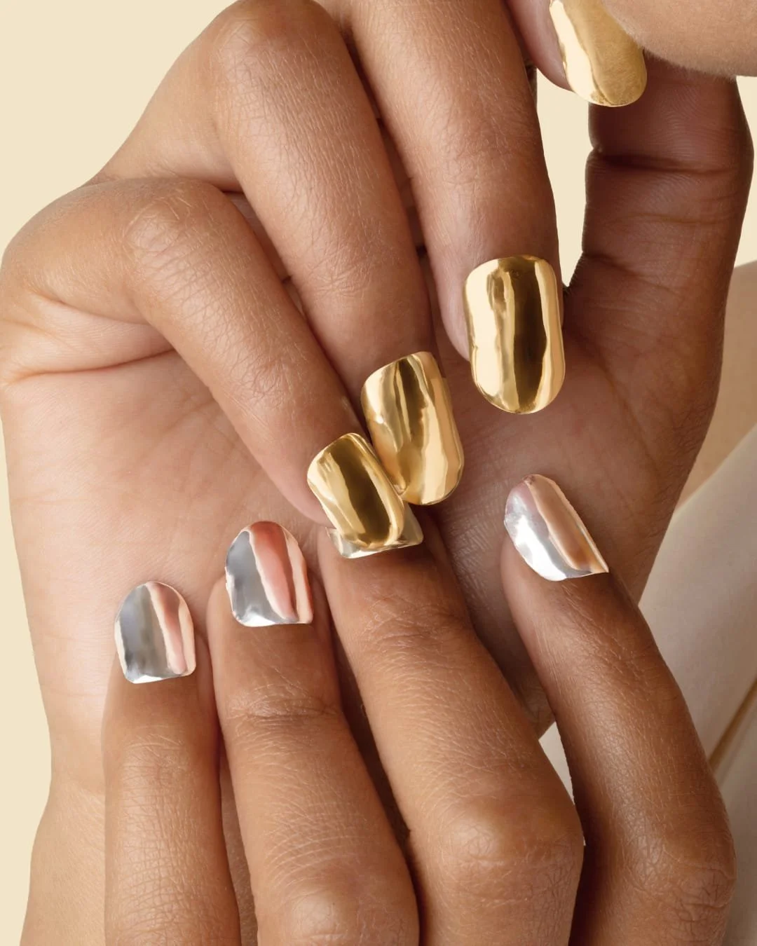 Yellow gold. White gold.

Wear them together.

Wear them alone.

Gold has no rules.

Stey Gold.