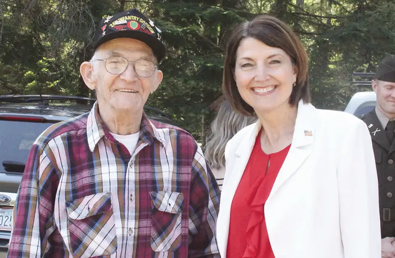 Korean War veteran gets his Purple Heart