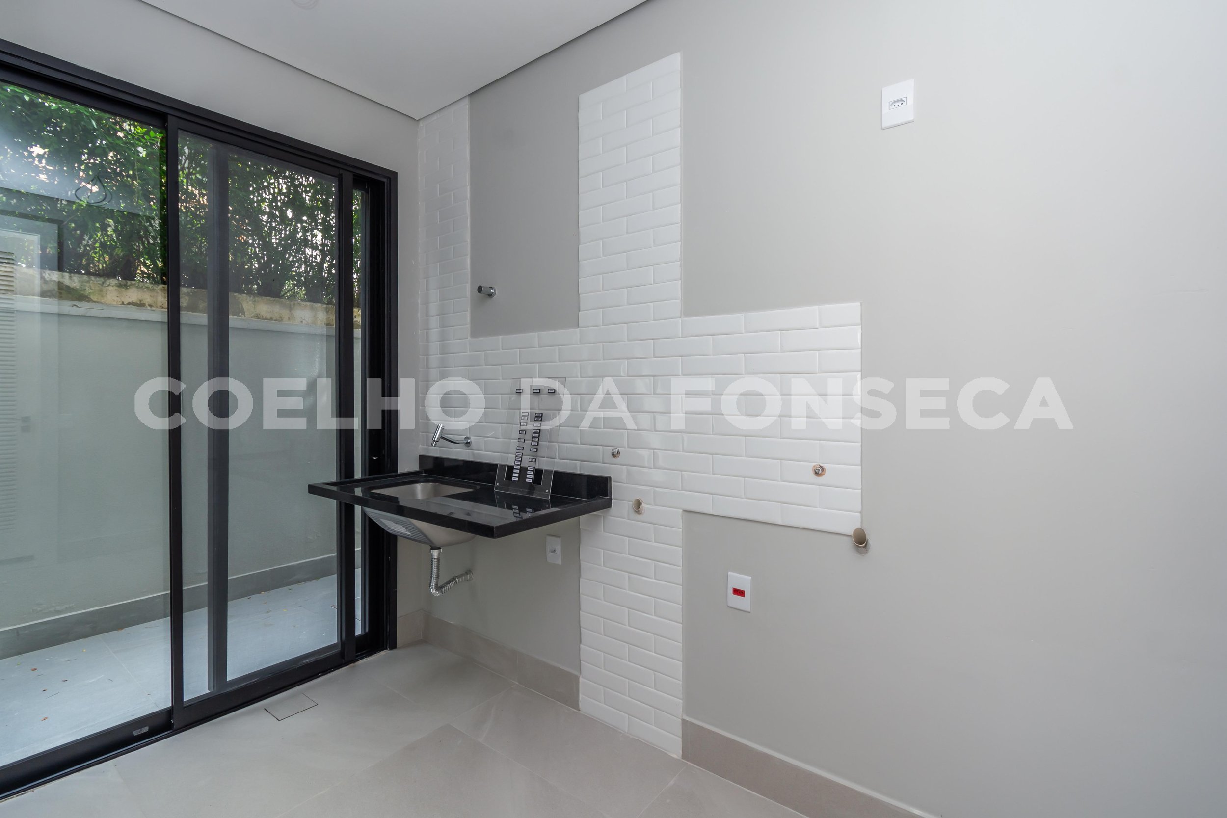 675677 área de serviço 9977418.jpg