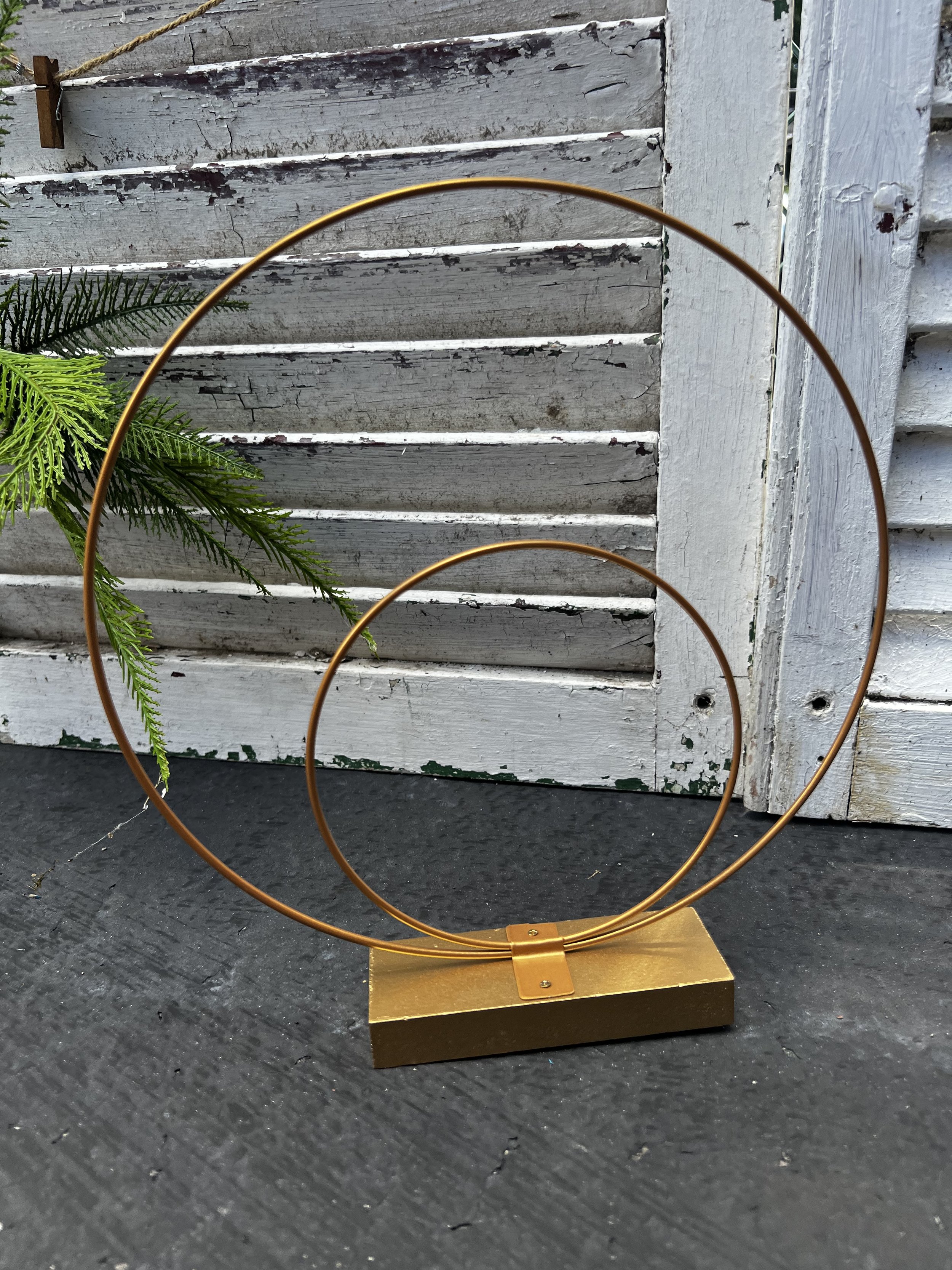 Double Gold Hoop Centerpiece $4