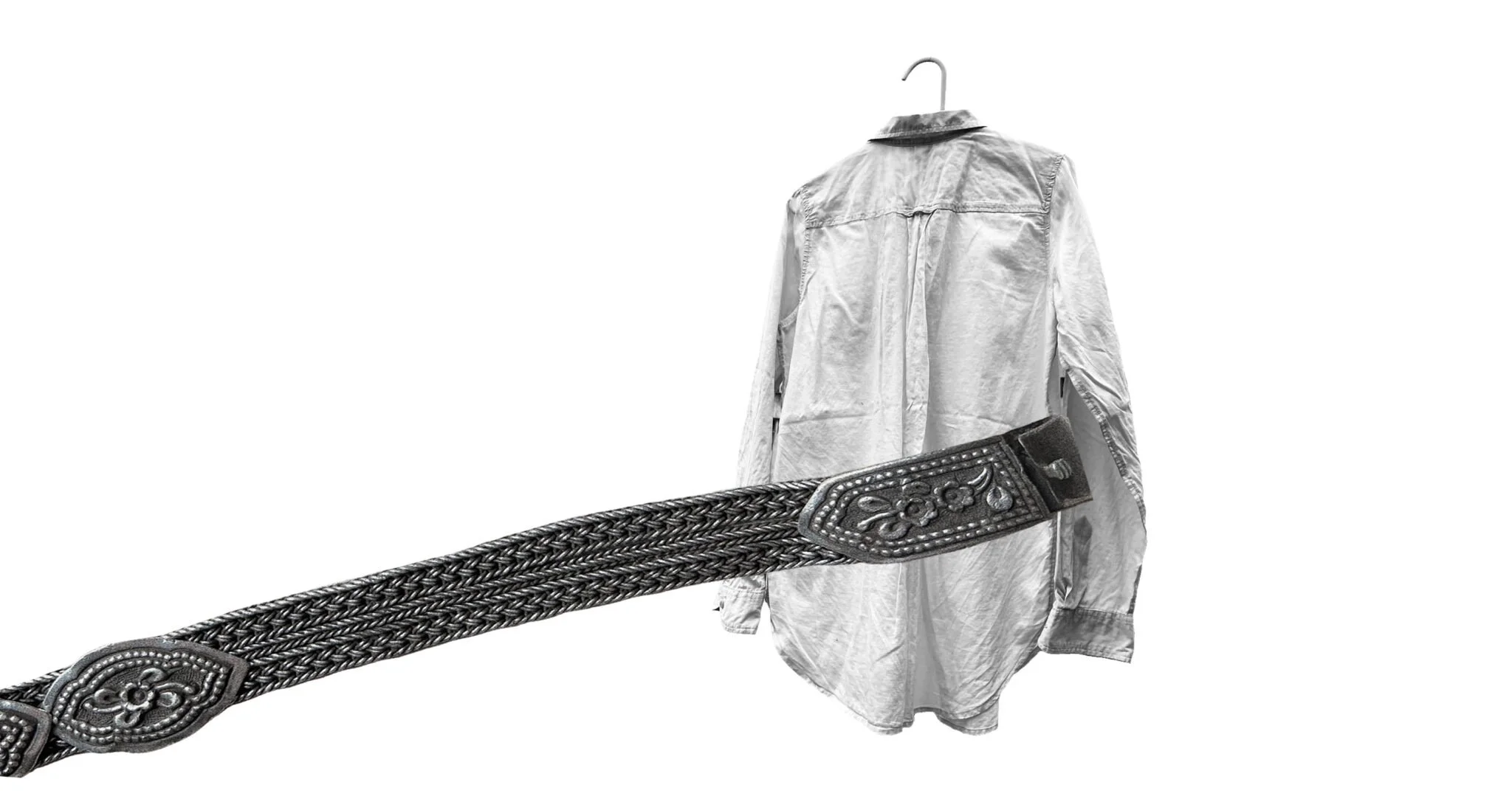 Shirt with an armenian decorative beld around it