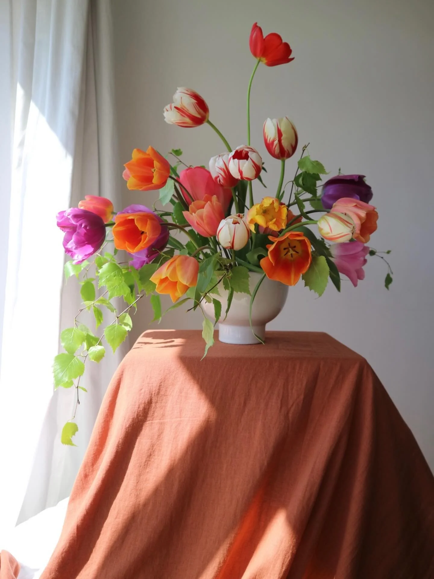 The Met gala theme this year was &lsquo;Fashion is Art&rsquo; - so naturally I decided to create a floral arrangement inspired by some of my favourite works of art. 

In a previous life I was lucky enough to work at the @nationalgallery in London whe