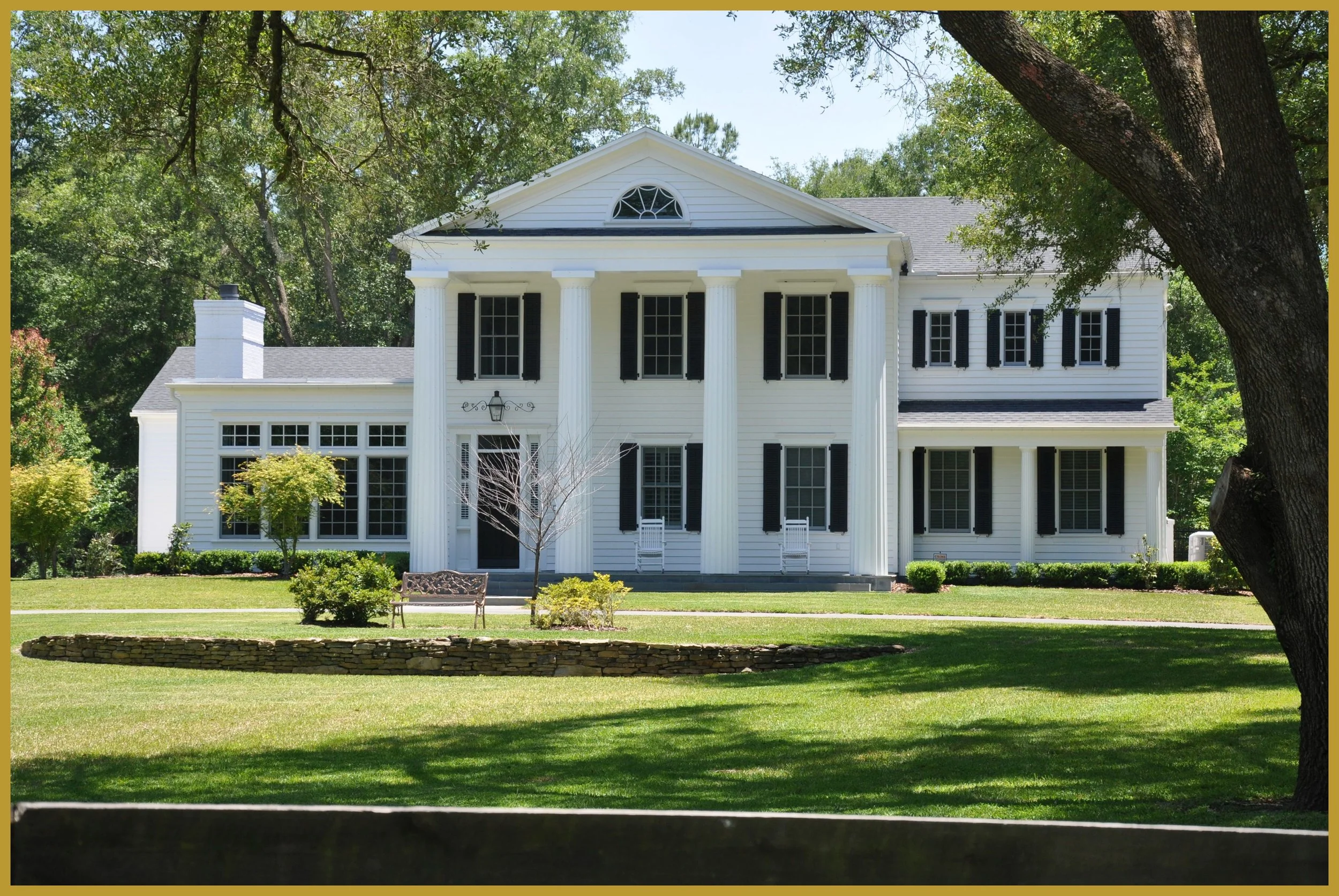 TheWhiteHouseGoldFrame.jpg