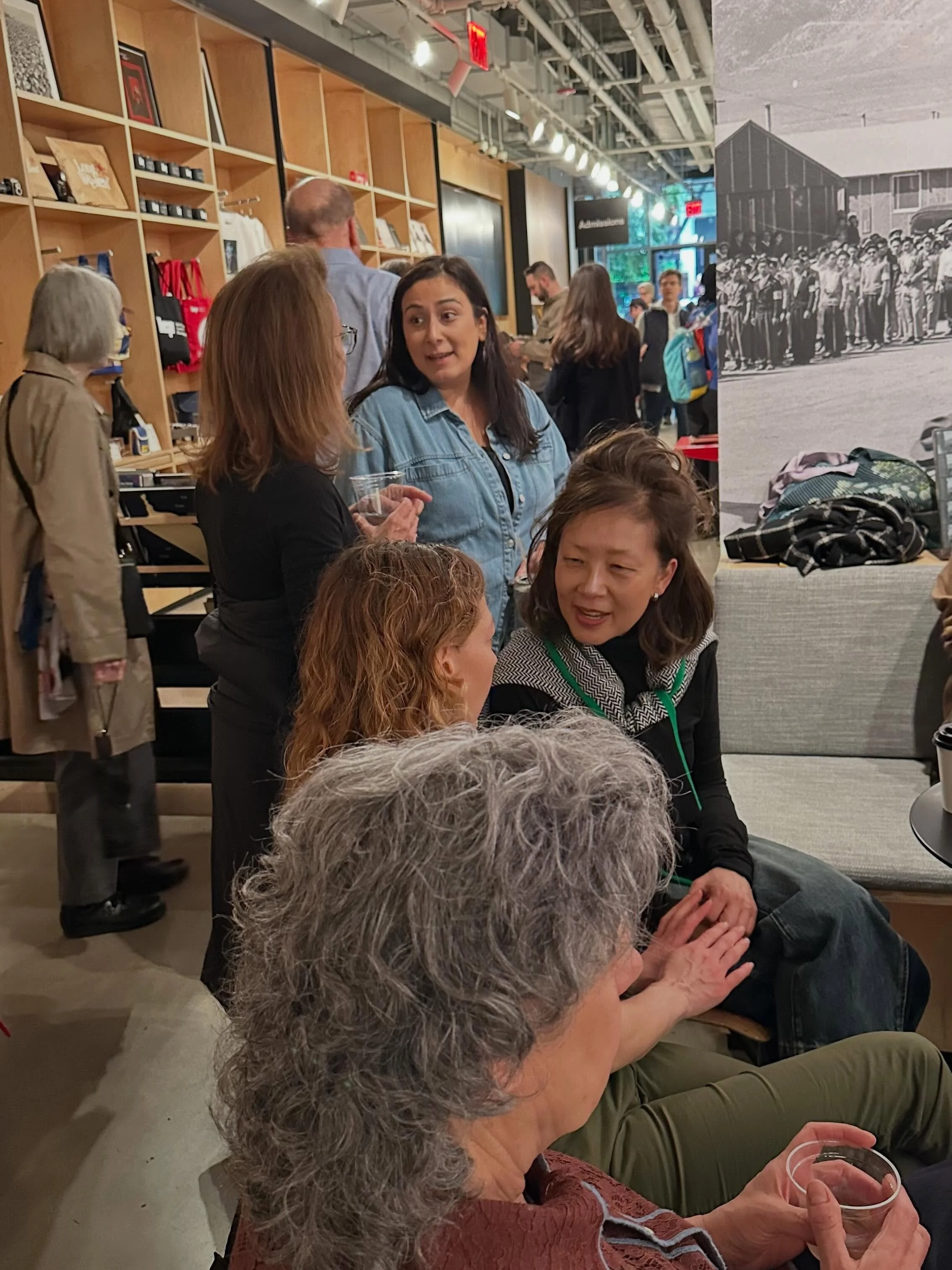 Thanks to all members of The Salon, The Workshops and beyond for joining our gathering on Saturday! It was so good to be and celebrate together! 

Congratulations @constancejaeggi on Escaramuza @gost_books 

Congratulations @lauermanenti on 4 Sides o