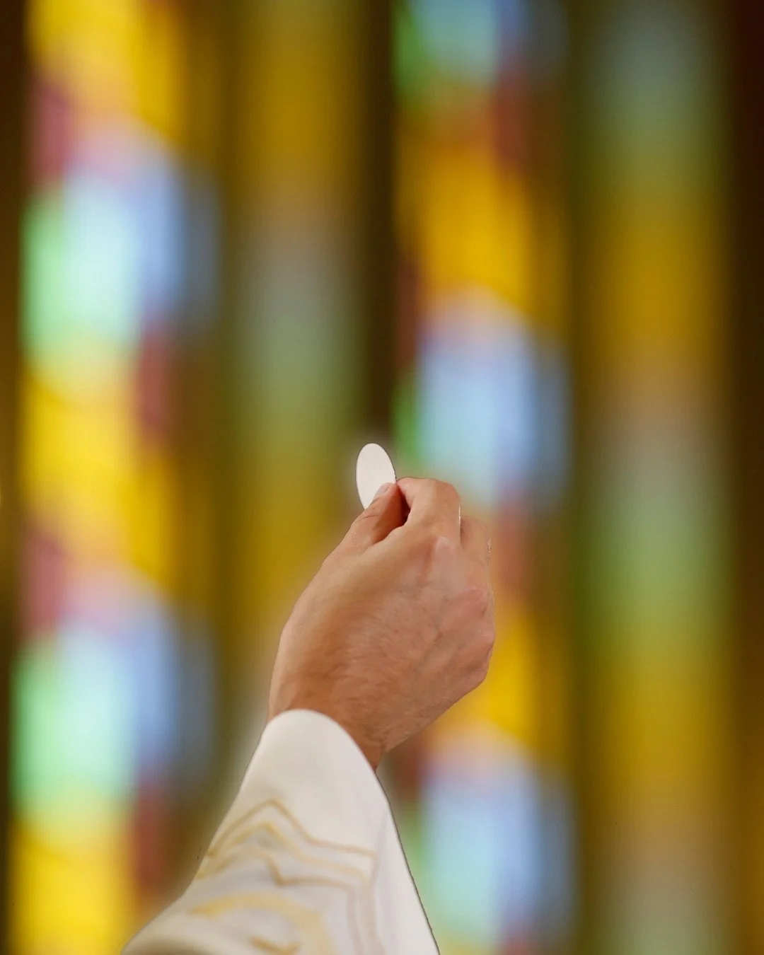 Communion at Saint James Episcopal Church 

If you&rsquo;d prefer to receive communion in your seat, we&rsquo;re happy to bring it to you.  Just let one of the ushers know.  We&rsquo;re glad to assist!

If you prefer a gluten-free wafer, please ask t