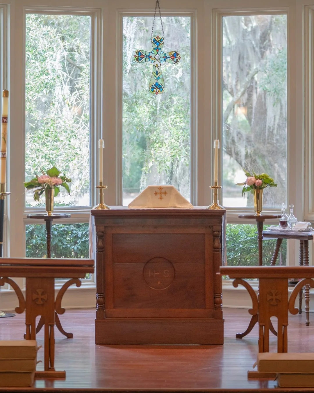 Join us tomorrow at 11:30 for Eucharist in the SJC Chapel

It's the perfect pause in your busy week.  Bring your lunch afterward and stay for conversation and fellowship!

📍 SJC Chapel 1872 Camp Rd, Charleston, SC 29412

#wednesdayworship #midweekeu