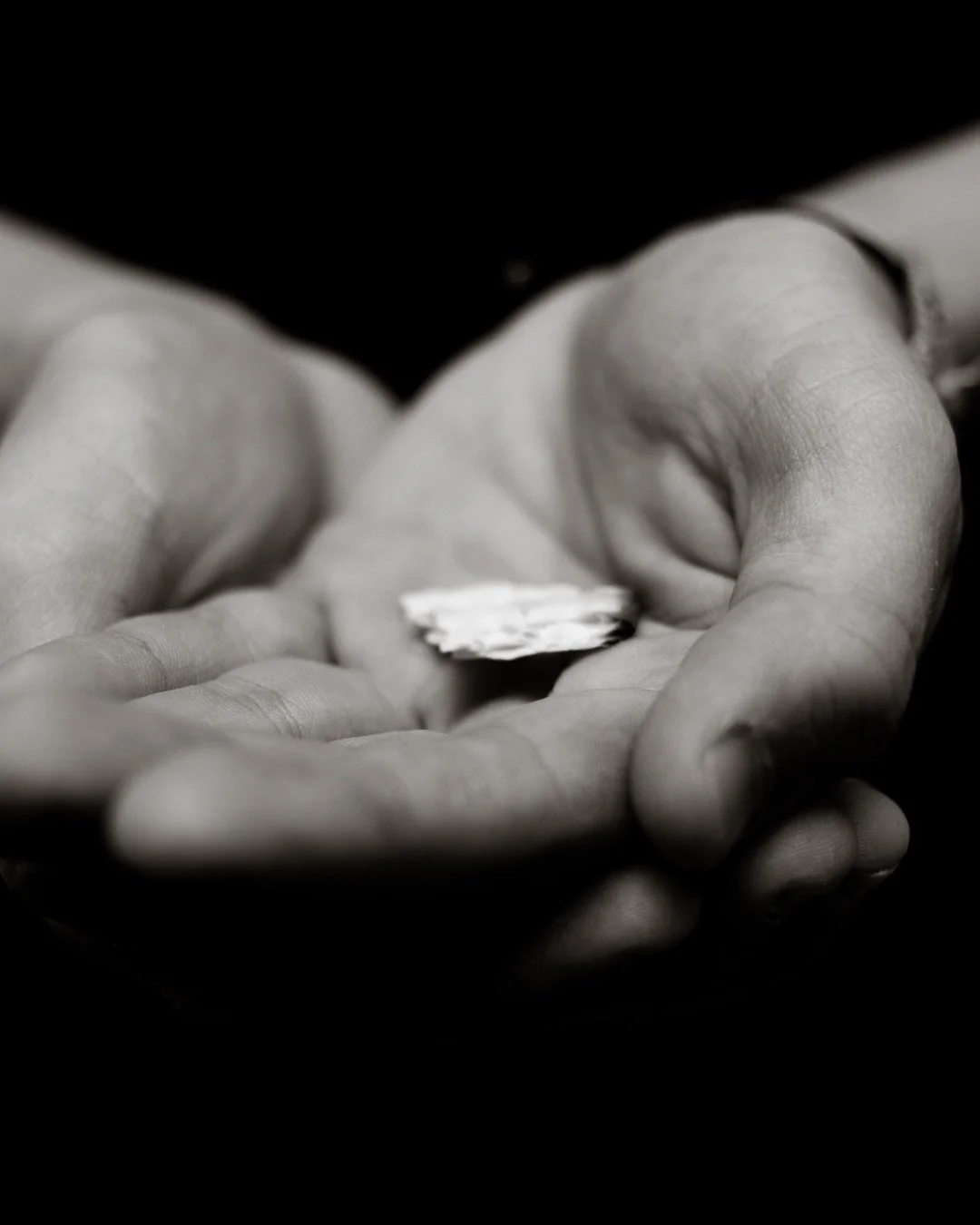 Communion at Saint James Episcopal Church 

If you&rsquo;d prefer to receive communion in your seat, we&rsquo;re happy to bring it to you.  Just let one of the ushers know.  We&rsquo;re glad to assist!

If you prefer a gluten-free wafer, please ask t