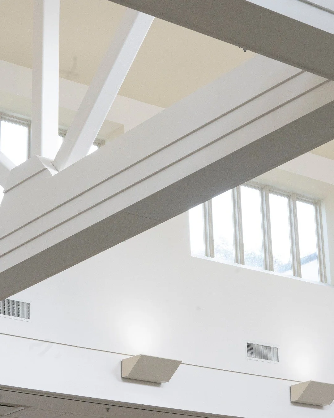 🏘️ Need a space for your community meeting or HOA gathering? 🏘️

The Saint James Center offers a professional, comfortable setting for community forums, town halls, HOA meetings, and neighborhood events.

Perfect for:
✓ Regular board meetings
✓ Ann