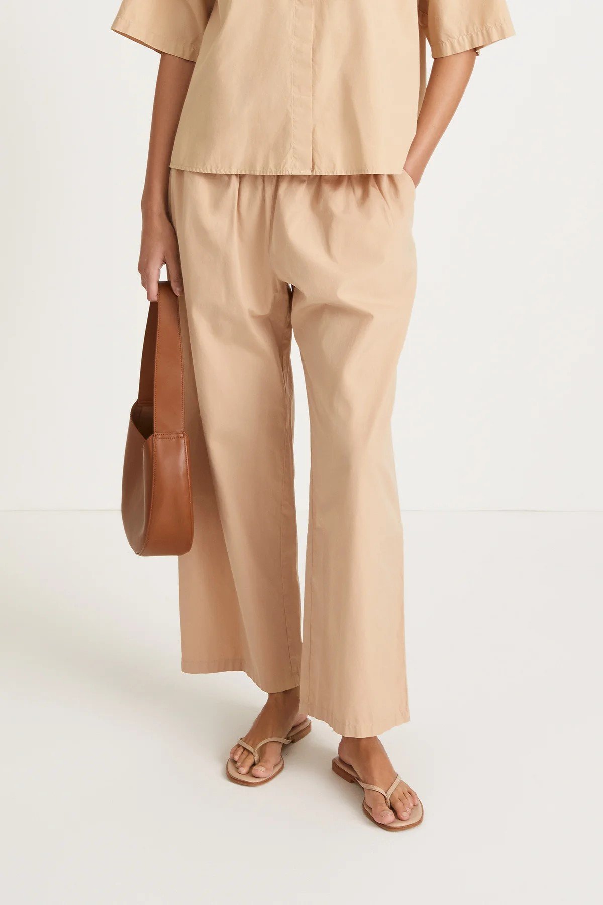 stylein-minimamalistic-scandinavian-timeless-swedish-design-womenswear-classic-jessie-trousers-beige_1200x.jpeg
