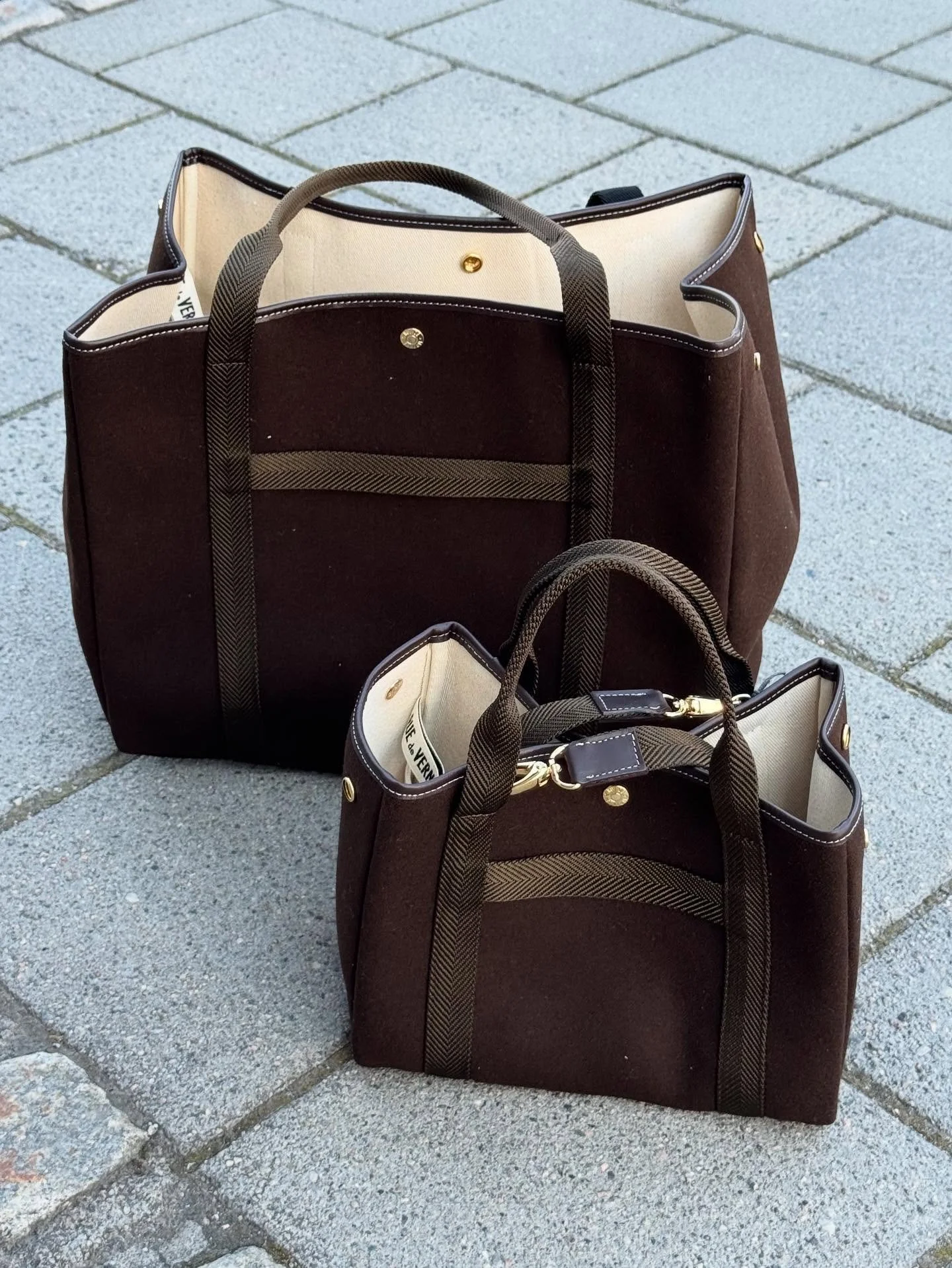 Rue De Verneuil har levert en magisk fin høstkolleksjon 🤎🤎 kom innom å se utvalget!
Velkommen 10-17 i dag.
#ruedeverneuil #flanellbags #newcollection #neozsandefjord