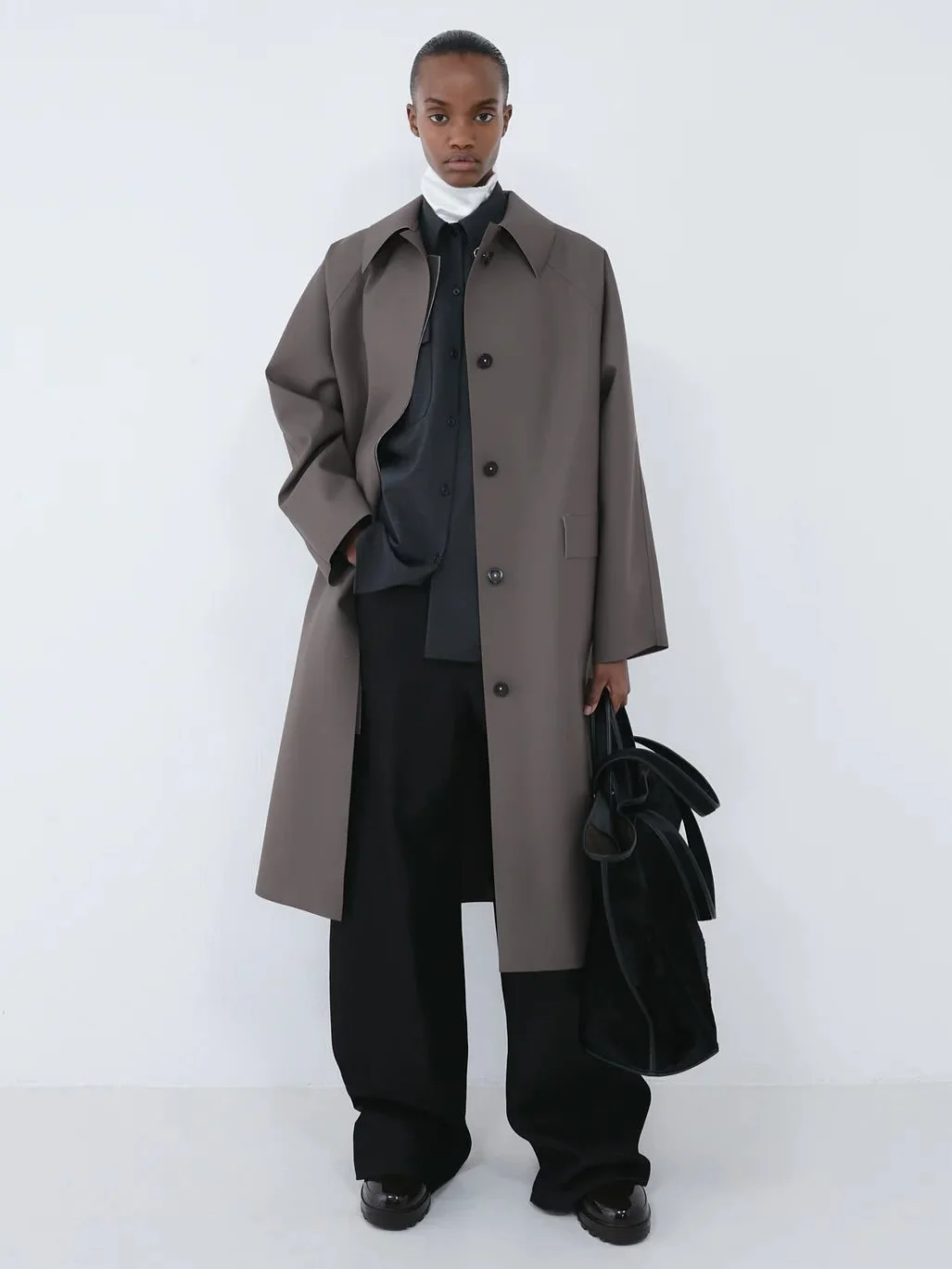 Det finnes regntøy - og så finnes det fashion regntøy 🤎KASSL har laget en helt fantastisk rubber coat, Original Below Rubber. Oversized modell i fine farger🤎 Nå gledes det til neste regnskyll….!
Velkommen innom 10-