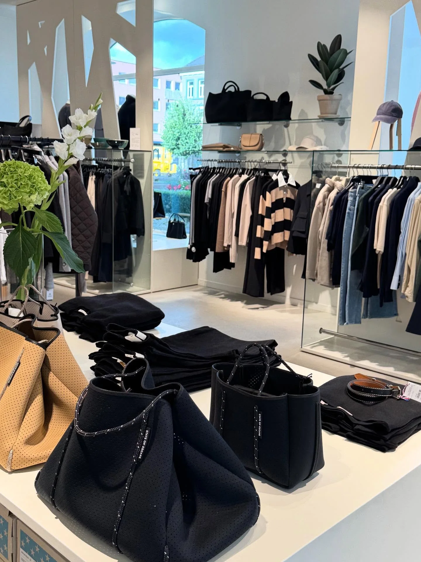 God søndag 🤎 Butikken bugner av fine høstvarer.
Ses i morgen 10-17!