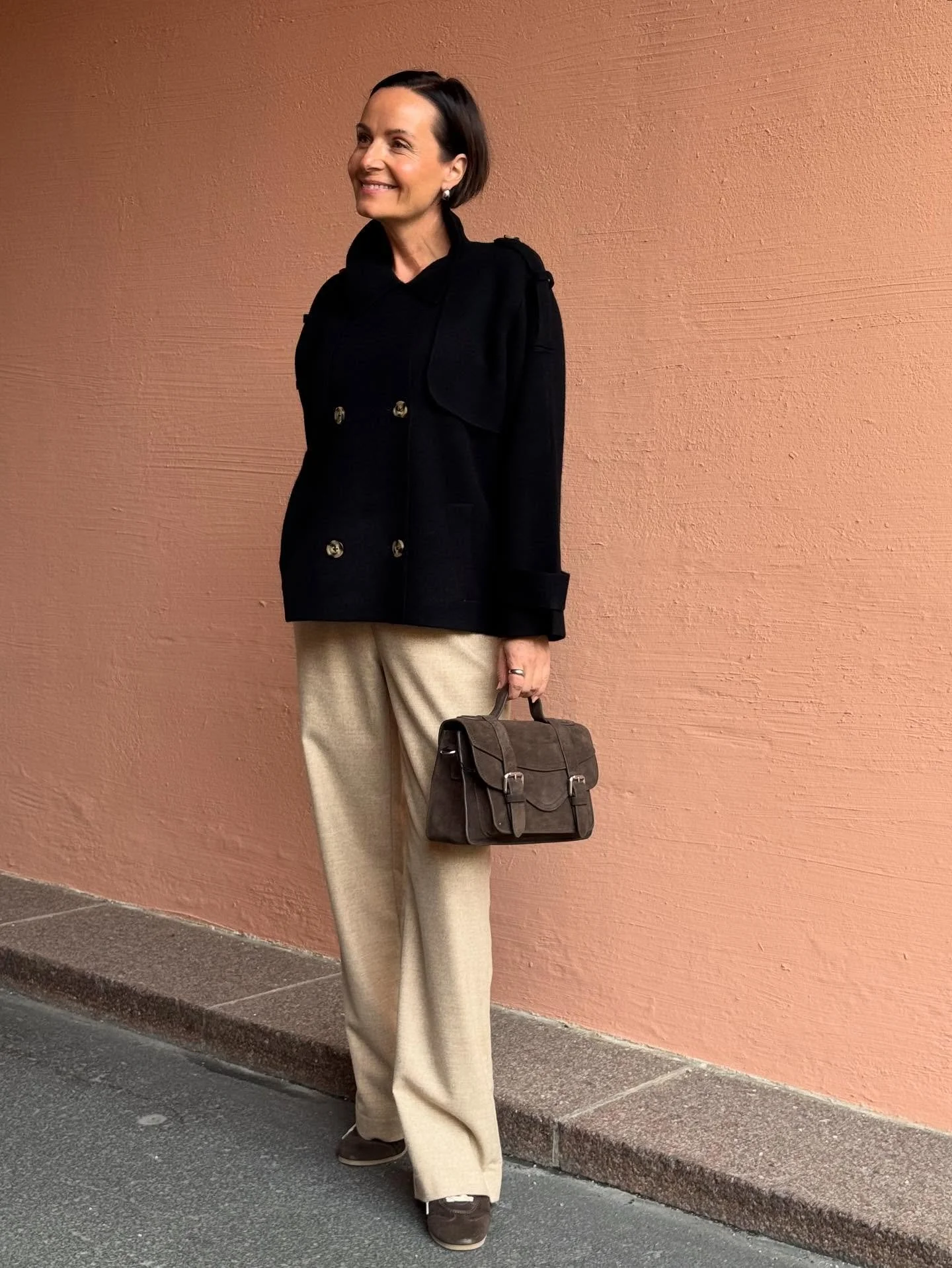 🍃 Jakke fra Notshy • Bukse fra Stenstrøms • veske fra Jim Rickey🍃
#notshycashmere #stenstrøms #jimrickey #timeless #minimalism #neozsandefjord